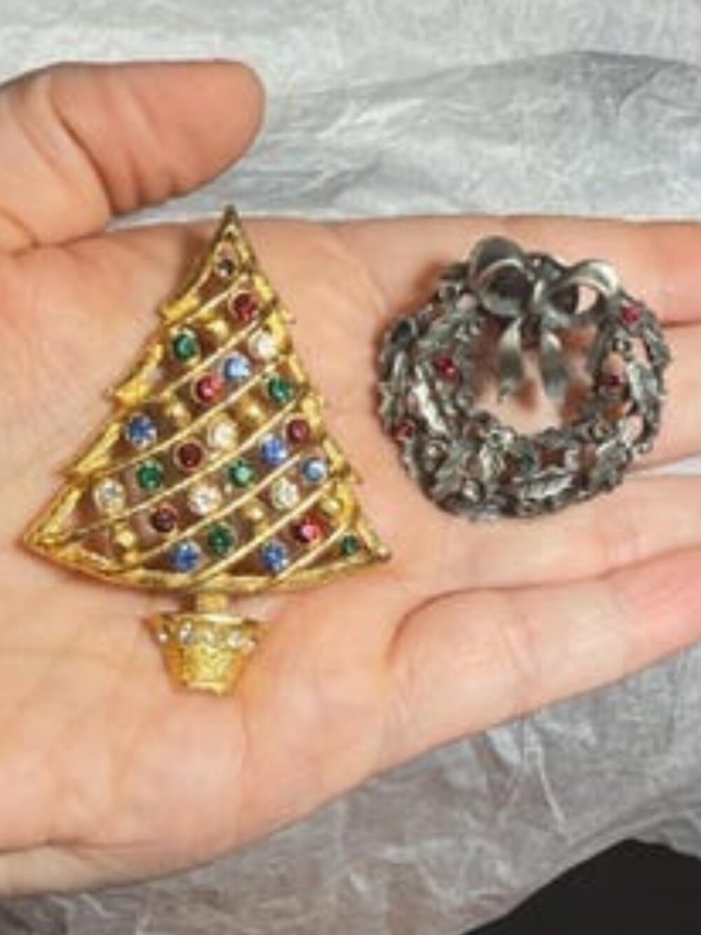 Christmas Brooches Set of 2 Vintage Tree & Wreath Rhinestone Holiday Pins